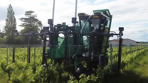 Maquinaria pulverizadora para viñedos de Francia